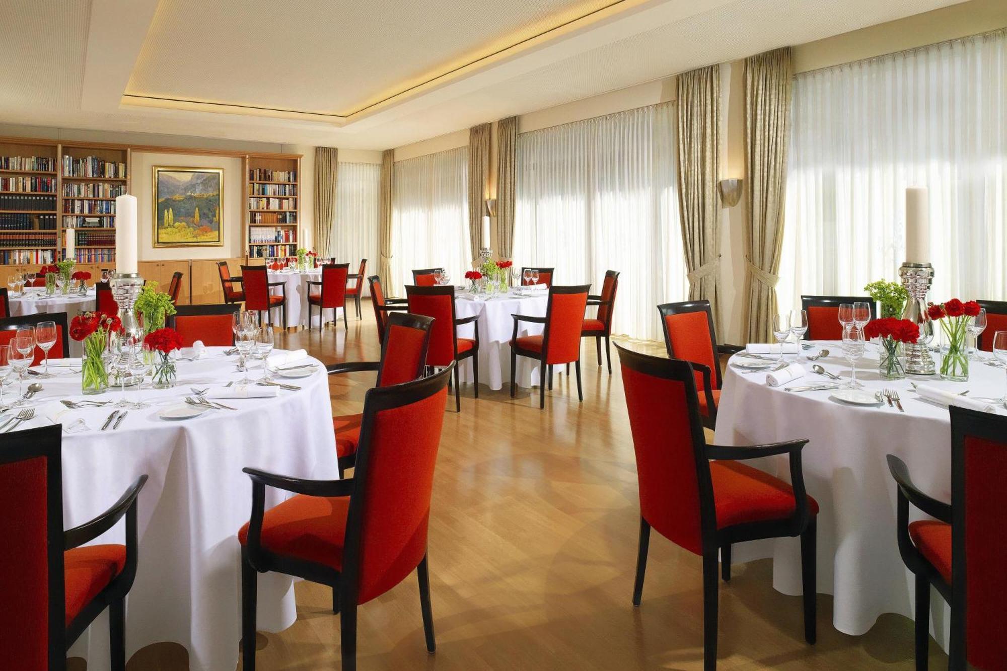 Sheraton Carlton Hotel 5*