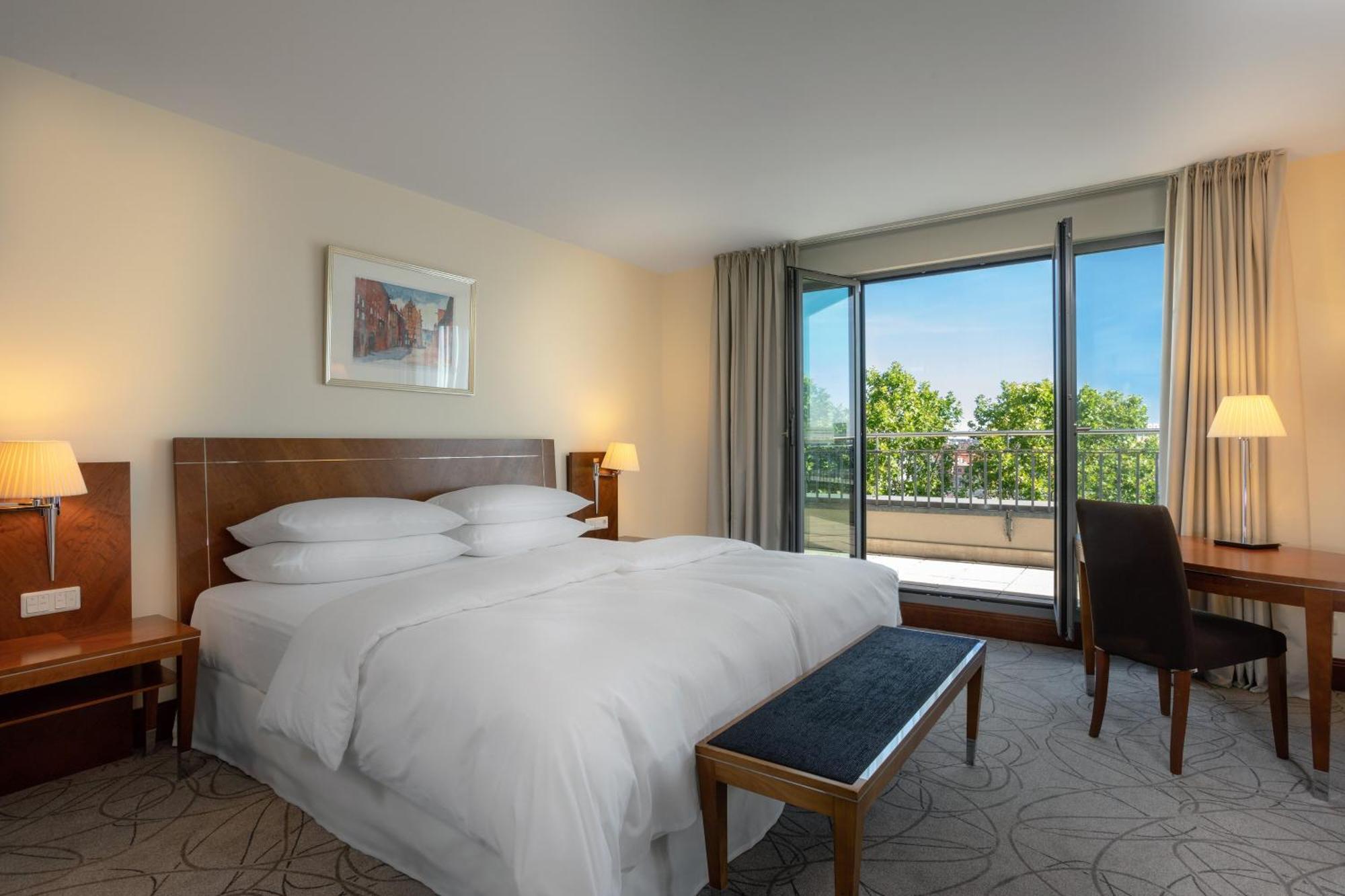 Sheraton Carlton 5*