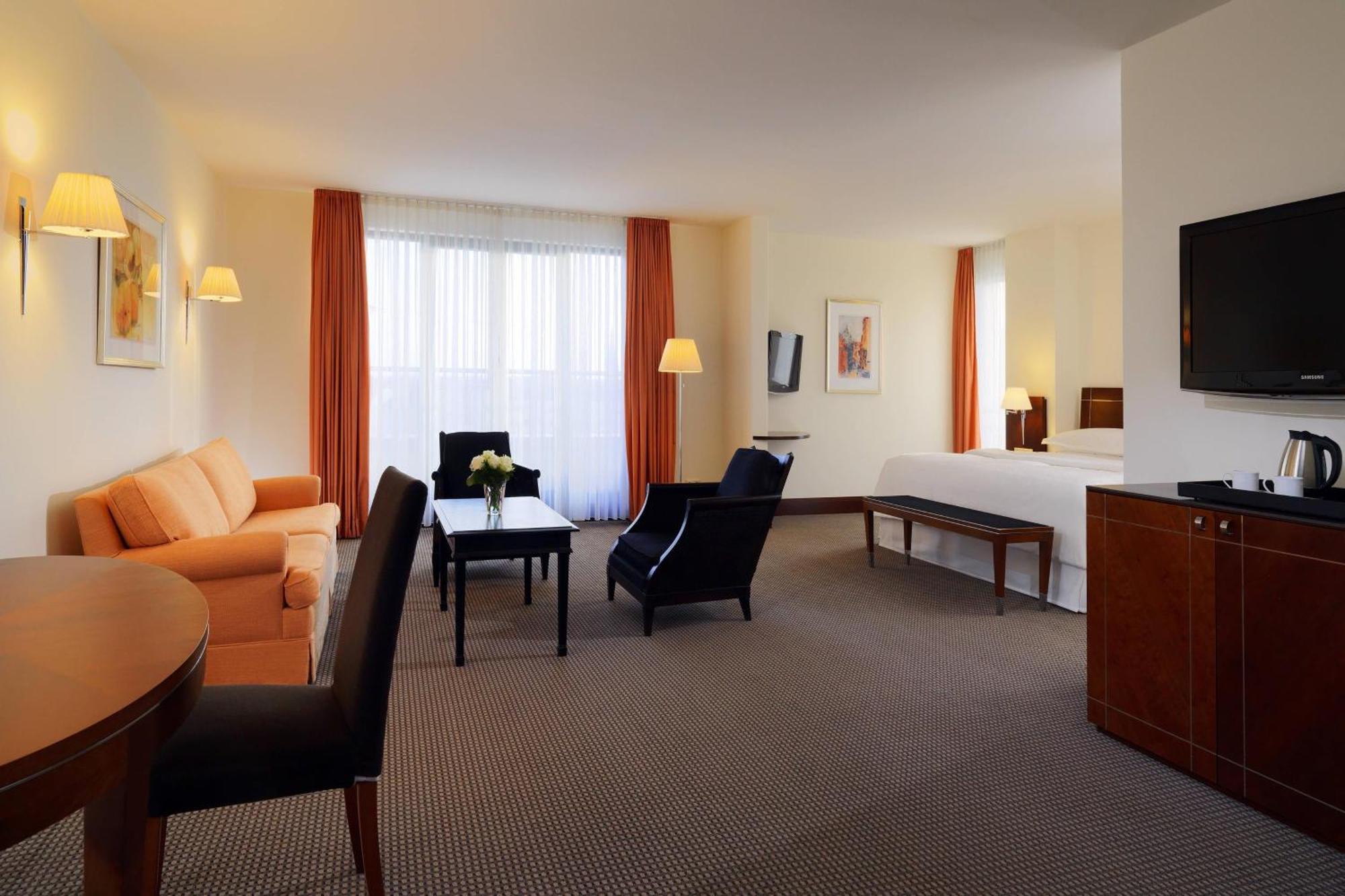Sheraton Carlton Hotel