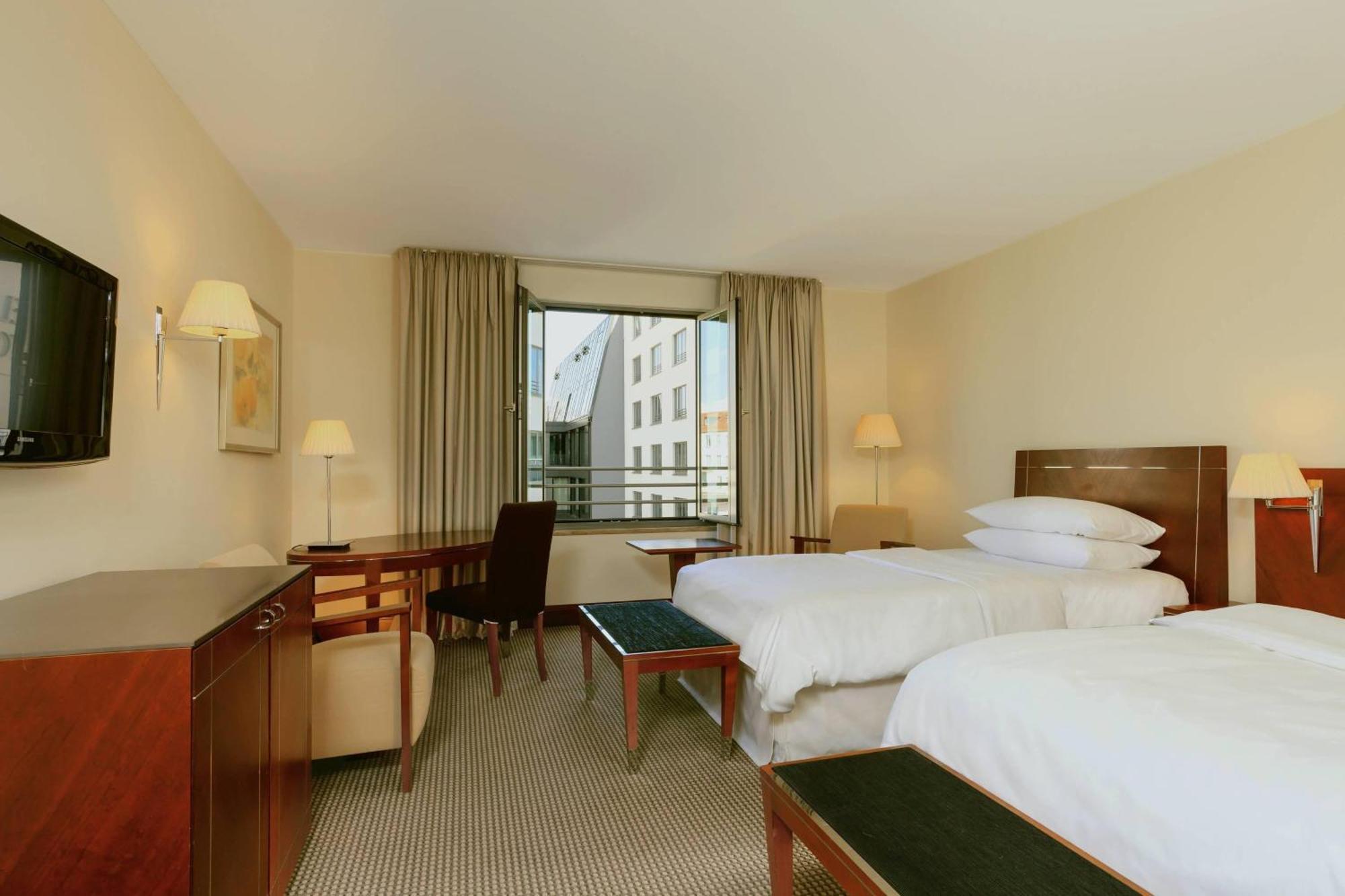 Hotel Sheraton Carlton 5*